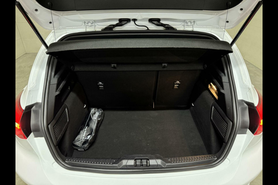 Ford Focus 1.5 EcoBoost ST Line Pano ACC CarPlay Winterpack