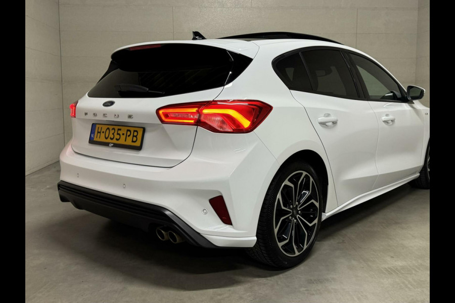 Ford Focus 1.5 EcoBoost ST Line Pano ACC CarPlay Winterpack