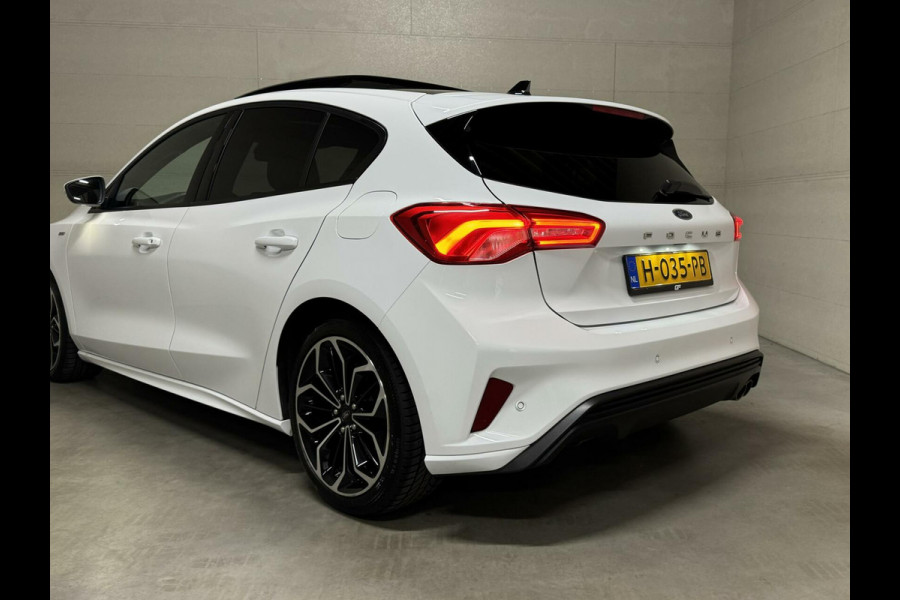 Ford Focus 1.5 EcoBoost ST Line Pano ACC CarPlay Winterpack