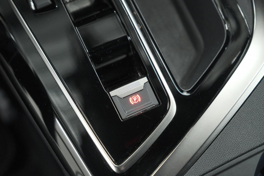 Peugeot 3008 HYbrid 136 e-DCS6 GT | 360 Camera | Adaptieve Cruise Control | Dodehoekdetectie