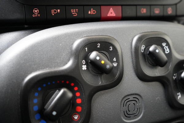 Fiat Panda 1.0 Hybrid Sport | Airconditioning | Hoge instap | Lm velgen | Apple CarPlay