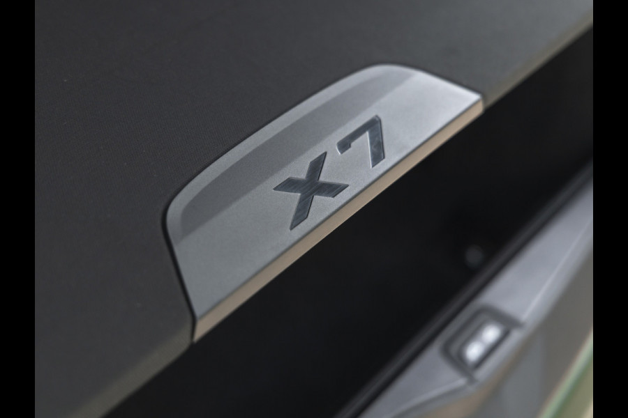 BMW X7 xDrive40i M-Sport Pro - 7-Zits - Individual "Malachitgrün" - Executive Drive Pro - Active Steering