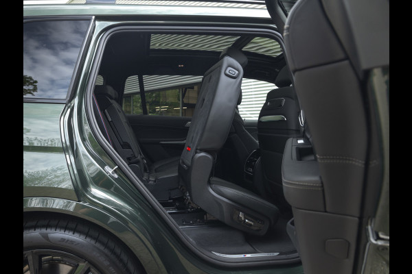 BMW X7 xDrive40i M-Sport Pro - 7-Zits - Individual "Malachitgrün" - Executive Drive Pro - Active Steering