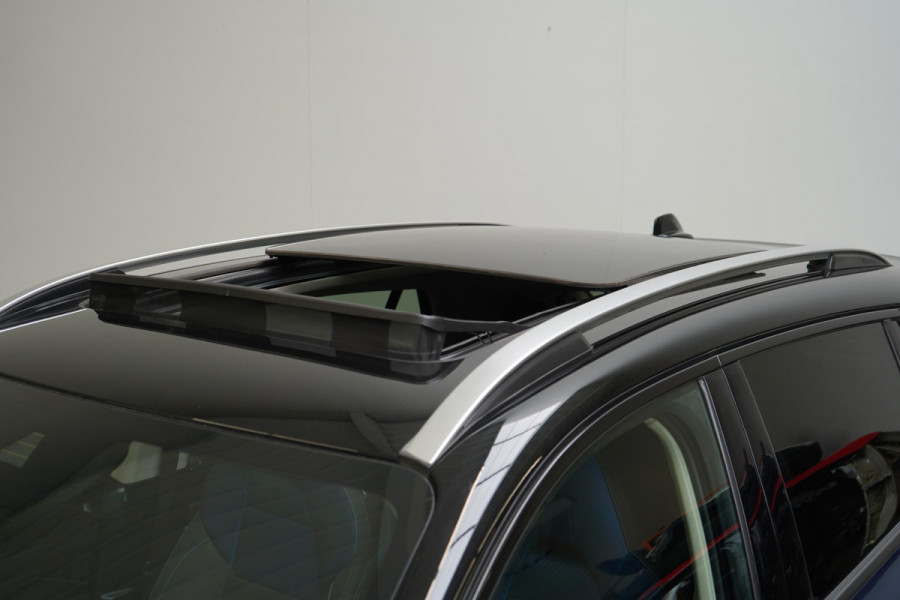 Lynk & Co 01 1.5 | Panoramadak | Navigatie | Apple CarPlay | Camera | Memory