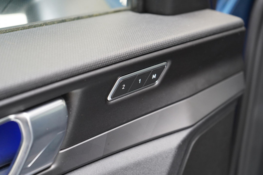 Lynk & Co 01 1.5 | Panoramadak | Navigatie | Apple CarPlay | Camera | Memory