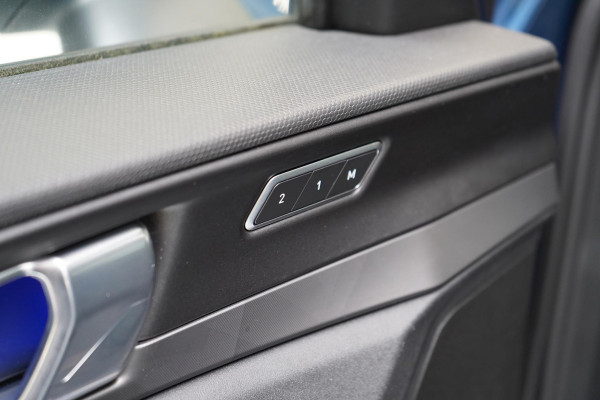 Lynk & Co 01 1.5 | Panoramadak | Navigatie | Apple CarPlay | Camera | Memory