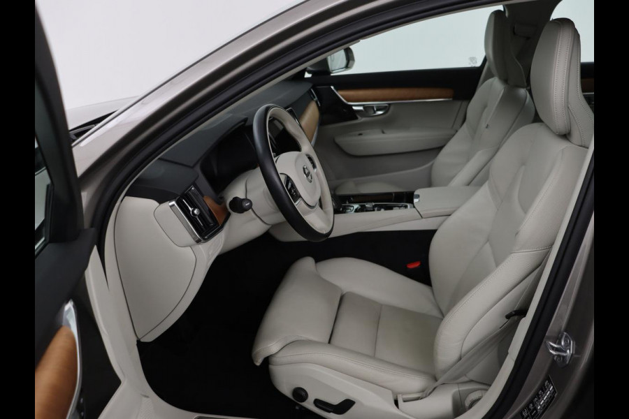 Volvo V90 2.0 T6 AWD Recharge Business Pro | Trekhaak | Leder | Stoel & stuurverwarming | Harman/Kardon | Adaptive cruise | Camera | Carplay | Keyless | Navigatie