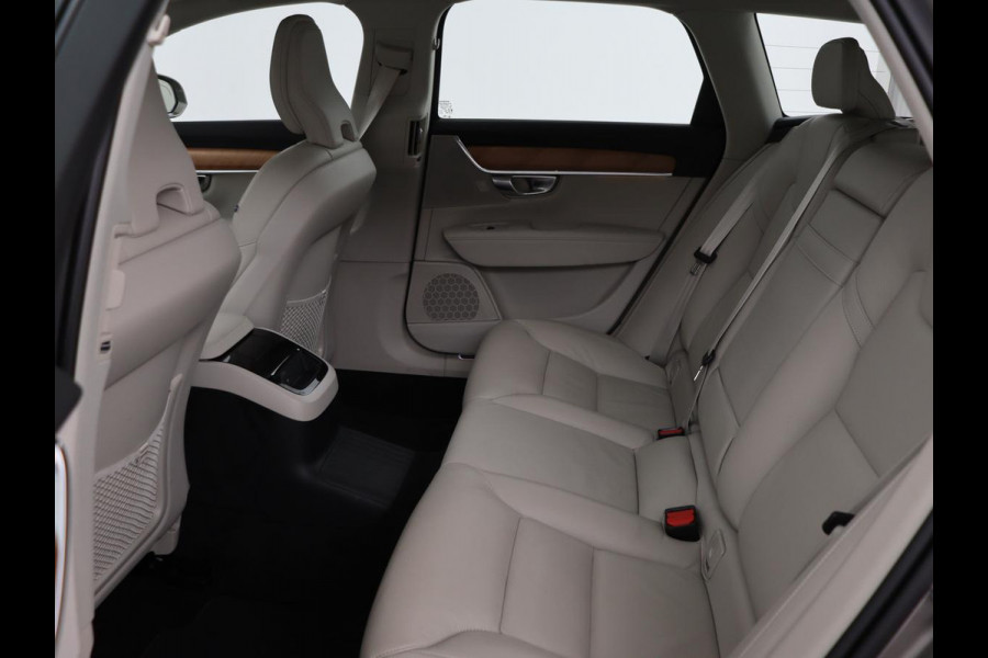 Volvo V90 2.0 T6 AWD Recharge Business Pro | Trekhaak | Leder | Stoel & stuurverwarming | Harman/Kardon | Adaptive cruise | Camera | Carplay | Keyless | Navigatie