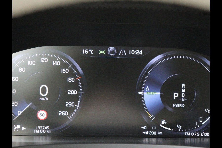 Volvo V90 2.0 T6 AWD Recharge Business Pro | Trekhaak | Leder | Stoel & stuurverwarming | Harman/Kardon | Adaptive cruise | Camera | Carplay | Keyless | Navigatie