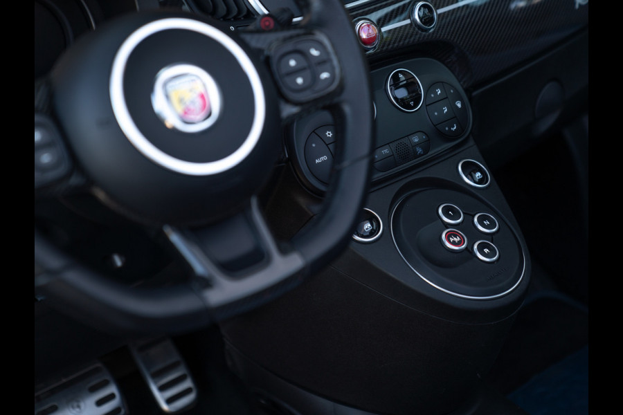 Abarth 695 C Rivale | Automaat | Akrapovic uitlaat | Carplay | Carbon dash.