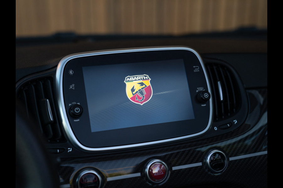 Abarth 695 C Rivale | Automaat | Akrapovic uitlaat | Carplay | Carbon dash.
