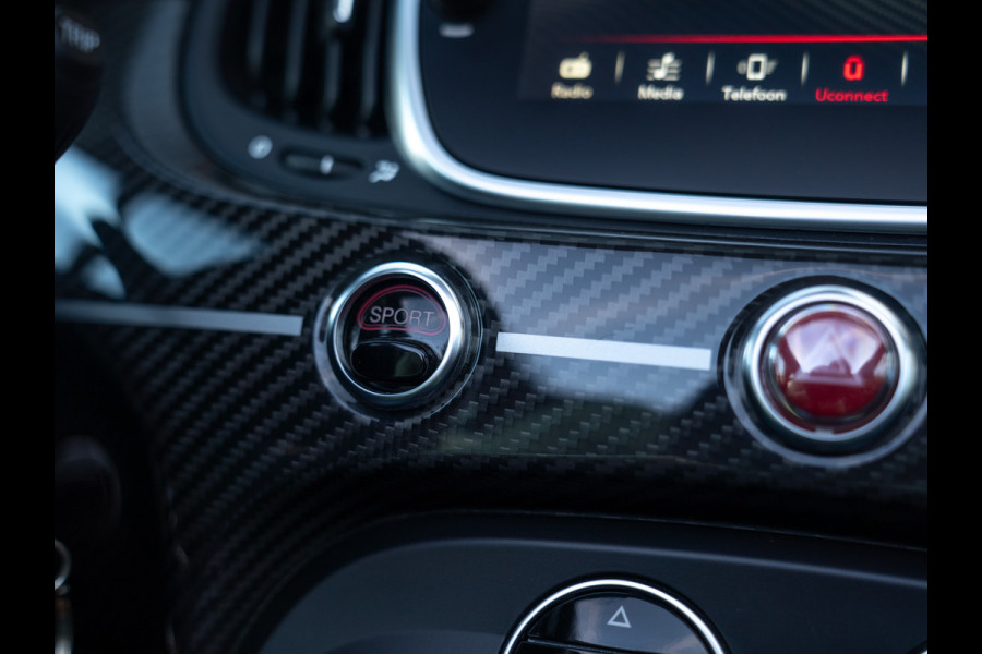 Abarth 695 C Rivale | Automaat | Akrapovic uitlaat | Carplay | Carbon dash.