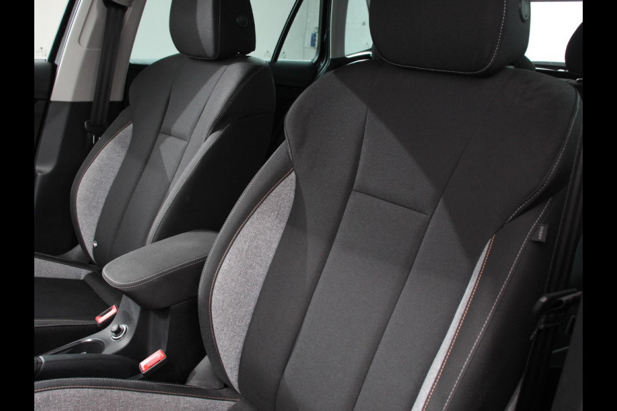Škoda Kamiq 1.0 TSI 115pk Automaat Business Edition | Navigatie | Android Auto / Apple Carplay | Climate Control | Camera | Parkeer sensoren | Lichtmetalen Velgen | Dab | Digitale Cockpit | Keyless | Led | Cruise Control