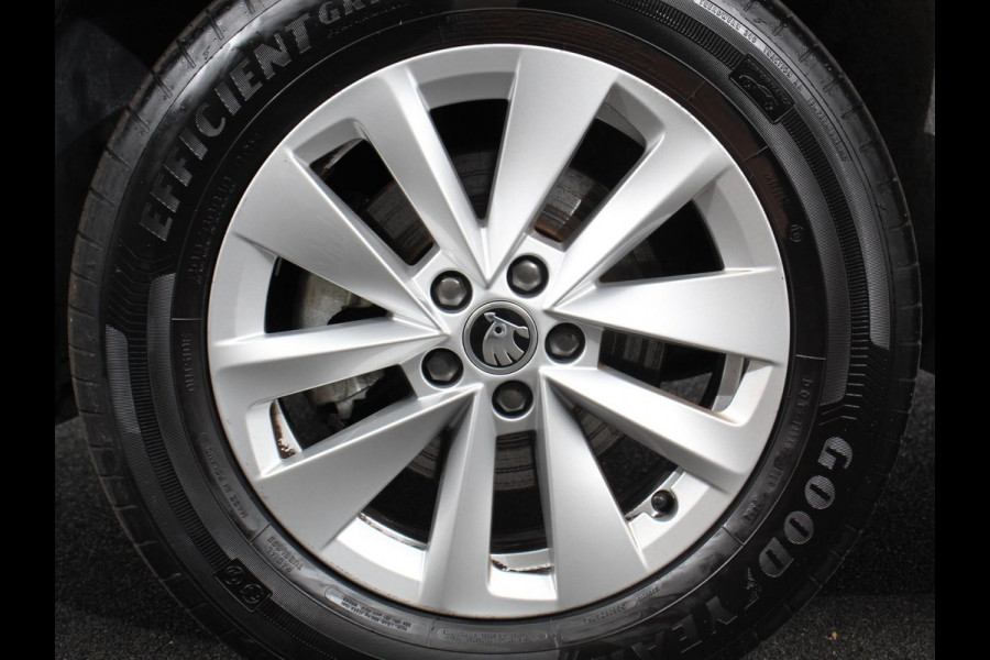 Škoda Kamiq 1.0 TSI 115pk Automaat Business Edition | Navigatie | Android Auto / Apple Carplay | Climate Control | Camera | Parkeer sensoren | Lichtmetalen Velgen | Dab | Digitale Cockpit | Keyless | Led | Cruise Control