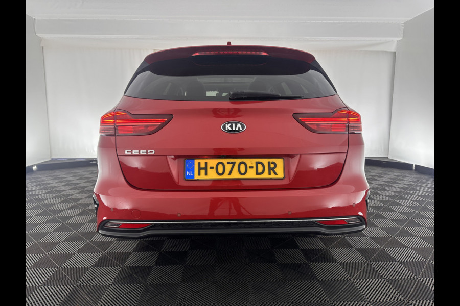 Kia Ceed Sportswagon 1.4 T-GDi ExecutiveLine Aut. *PANO | FULL-LEATHER | ADAPTIVE-CRUISE | FULL-LED | MEMORY-PACK | DIGI-COCKPIT | JBL-SOUND | BLIS | KEYLESS | COMFORT-SEATS | NAVI-FULLMAP | 17''ALU*