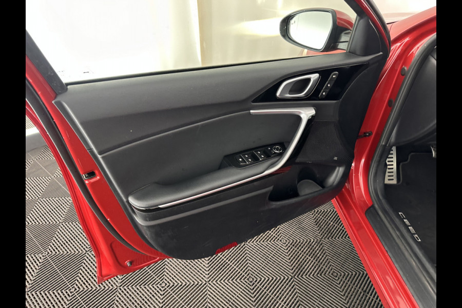 Kia Ceed Sportswagon 1.4 T-GDi ExecutiveLine Aut. *PANO | FULL-LEATHER | ADAPTIVE-CRUISE | FULL-LED | MEMORY-PACK | DIGI-COCKPIT | JBL-SOUND | BLIS | KEYLESS | COMFORT-SEATS | NAVI-FULLMAP | 17''ALU*