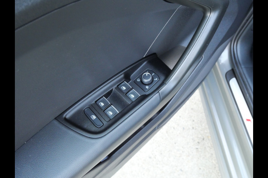 Audi A1 Sportback 30 TFSI S EDITION | AUTOMAAT | CRUISE | CARPLAY | NIEUWSTAAT | BTW-AUTO!!