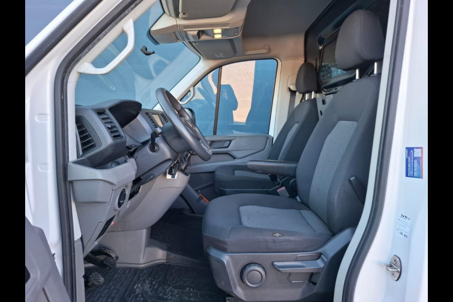 Volkswagen Crafter 35 2.0 TDI L3H3 Highline AIRCO / CRUISE CONTROLE / NAVI / CAMERA / TREKHAAK / CARPLAY