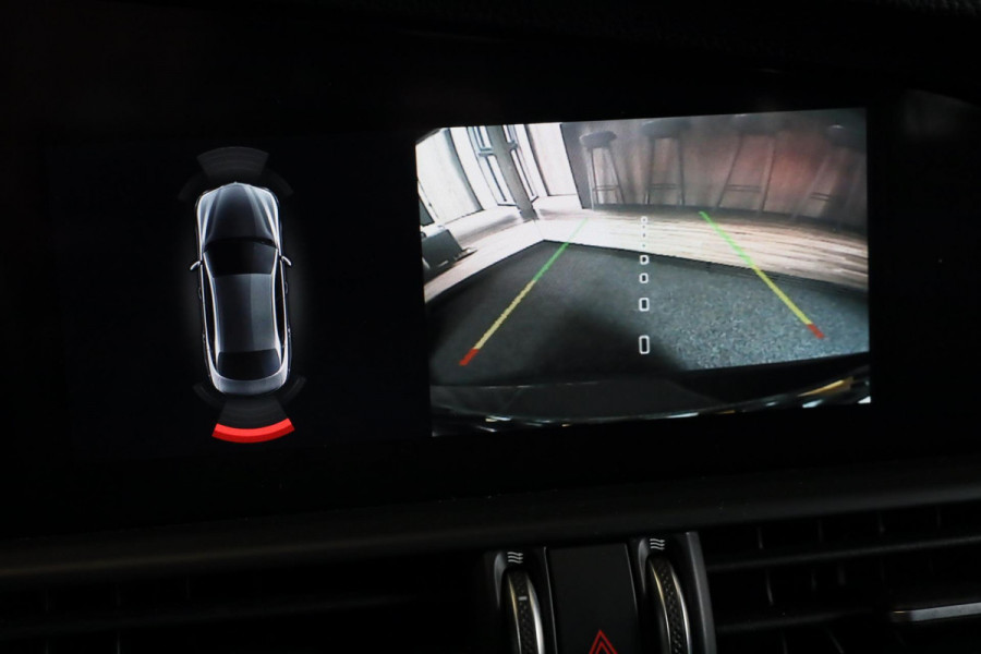 Alfa Romeo Giulia 2.0 T GME AWD Ti 280 Pk / FACELIFT / Aut / Navi / Camera / Memory / Acc / Lane Assist / Led / 19 Inch