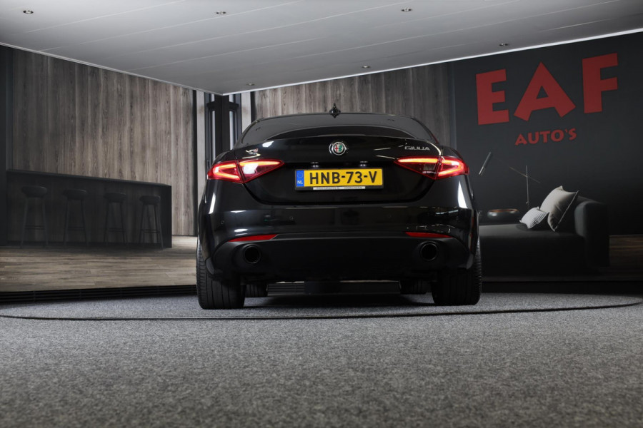 Alfa Romeo Giulia 2.0 T GME AWD Ti 280 Pk / FACELIFT / Aut / Navi / Camera / Memory / Acc / Lane Assist / Led / 19 Inch
