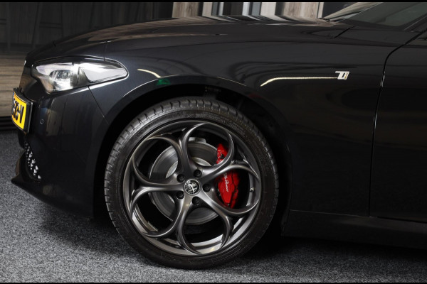 Alfa Romeo Giulia 2.0 T GME AWD Ti 280 Pk / FACELIFT / Aut / Navi / Camera / Memory / Acc / Lane Assist / Led / 19 Inch