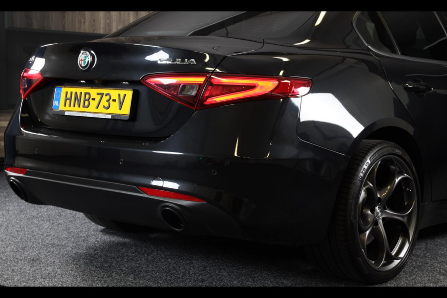 Alfa Romeo Giulia 2.0 T GME AWD Ti 280 Pk / FACELIFT / Aut / Navi / Camera / Memory / Acc / Lane Assist / Led / 19 Inch