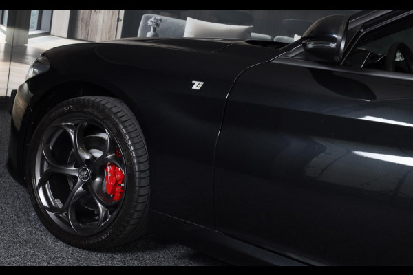 Alfa Romeo Giulia 2.0 T GME AWD Ti 280 Pk / FACELIFT / Aut / Navi / Camera / Memory / Acc / Lane Assist / Led / 19 Inch