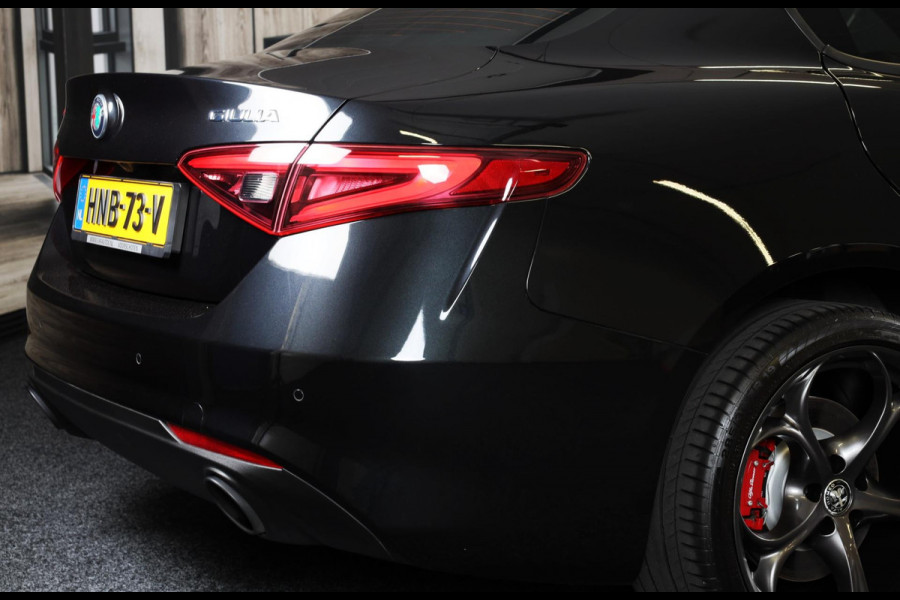 Alfa Romeo Giulia 2.0 T GME AWD Ti 280 Pk / FACELIFT / Aut / Navi / Camera / Memory / Acc / Lane Assist / Led / 19 Inch