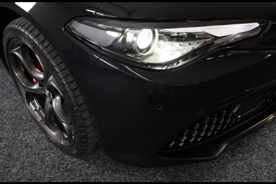 Alfa Romeo Giulia 2.0 T GME AWD Ti 280 Pk / FACELIFT / Aut / Navi / Camera / Memory / Acc / Lane Assist / Led / 19 Inch
