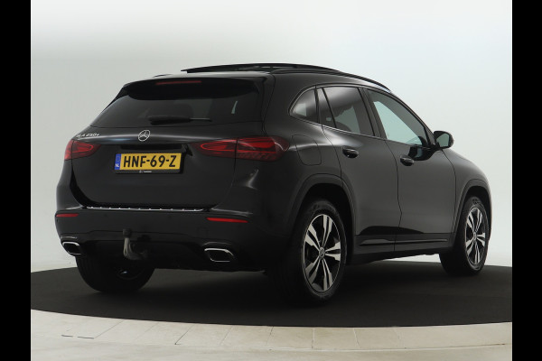 Mercedes-Benz GLA 250 e Face Lift Plug-In Hybride | Trekhaak | Panorama Schuif-Kanteldak | Night Pakket | Achteruitrijcamera | Inclusief 24 maanden MB Certified garantie voor Europa.