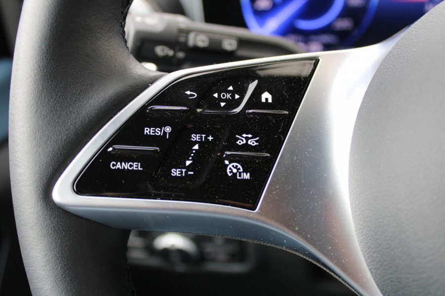 Mercedes-Benz Eqv 300 L2 / AMG / New Model / 7/8-Persoons / Luchtvering / Led / Electr Stoelen / Vol Opties / NIEUW!!