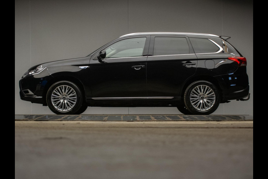 Mitsubishi Outlander 2.4 PHEV Instyle Sport (APPLE CARPLAY,NAVI,STOELVERWARMING,CAMERA,PDC,LEDER,KEYLESS,CRUISE,GETINT,LM VELGEN)