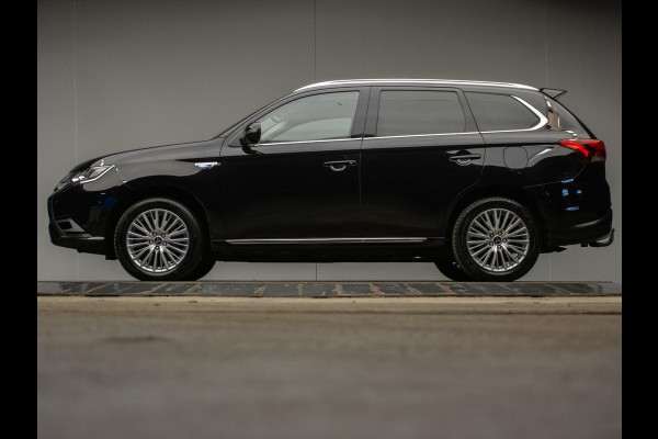 Mitsubishi Outlander 2.4 PHEV Instyle Sport (APPLE CARPLAY,NAVI,STOELVERWARMING,CAMERA,PDC,LEDER,KEYLESS,CRUISE,GETINT,LM VELGEN)