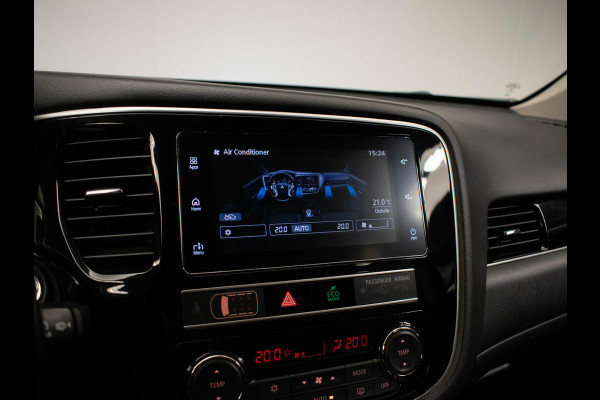 Mitsubishi Outlander 2.4 PHEV Instyle Sport (APPLE CARPLAY,NAVI,STOELVERWARMING,CAMERA,PDC,LEDER,KEYLESS,CRUISE,GETINT,LM VELGEN)