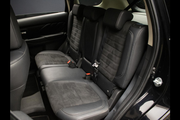 Mitsubishi Outlander 2.4 PHEV Instyle Sport (APPLE CARPLAY,NAVI,STOELVERWARMING,CAMERA,PDC,LEDER,KEYLESS,CRUISE,GETINT,LM VELGEN)
