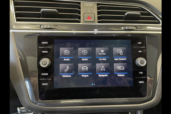 Volkswagen Tiguan 2.0 TSI 4Motion R-line Highline Business Panoramadak Trekhaak Navigatie Apple Carplay/Android Auto Camera Parkeersensoren Adaptive Cruise Control Stoelverwarming Elektrische achterklep Leder Climate Control