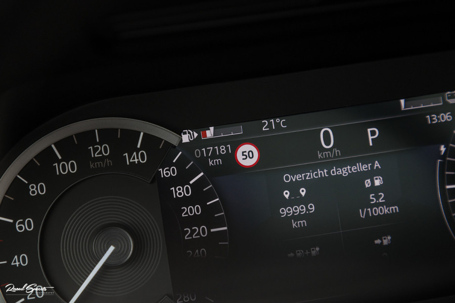 Land Rover Range Rover Evoque 1.5 P300e AWD R-Dynamic SE | Adaptieve cruise | Zwenkbare trekhaak | Premium audio | Apple carplay |