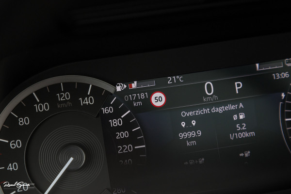 Land Rover Range Rover Evoque 1.5 P300e AWD R-Dynamic SE | Adaptieve cruise | Zwenkbare trekhaak | Premium audio | Apple carplay |