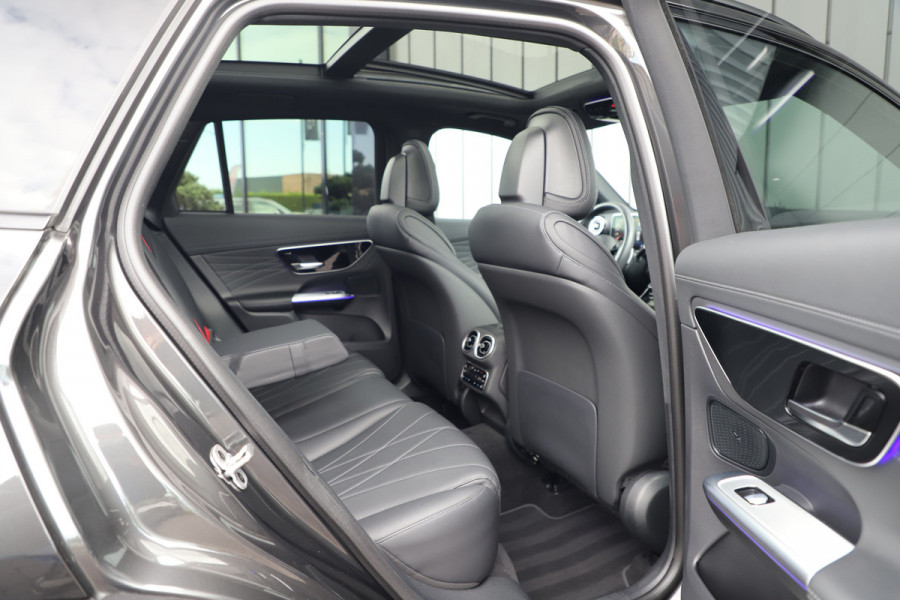 Mercedes-Benz GLC 300 AMG 4-Matic | 258PK | Pano | Sfeerverlichting | Keyles-go | Head-up | Digital-light | Stuurwielverw. | Distronic | 2023.