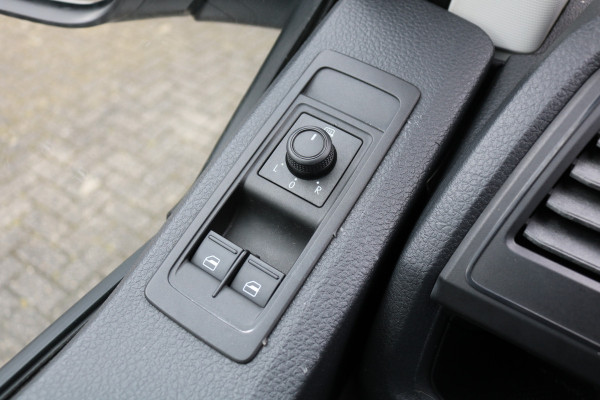Volkswagen Transporter 2.0 TDI L2 H1 Euro 6 Airco Cruise Trekhaak