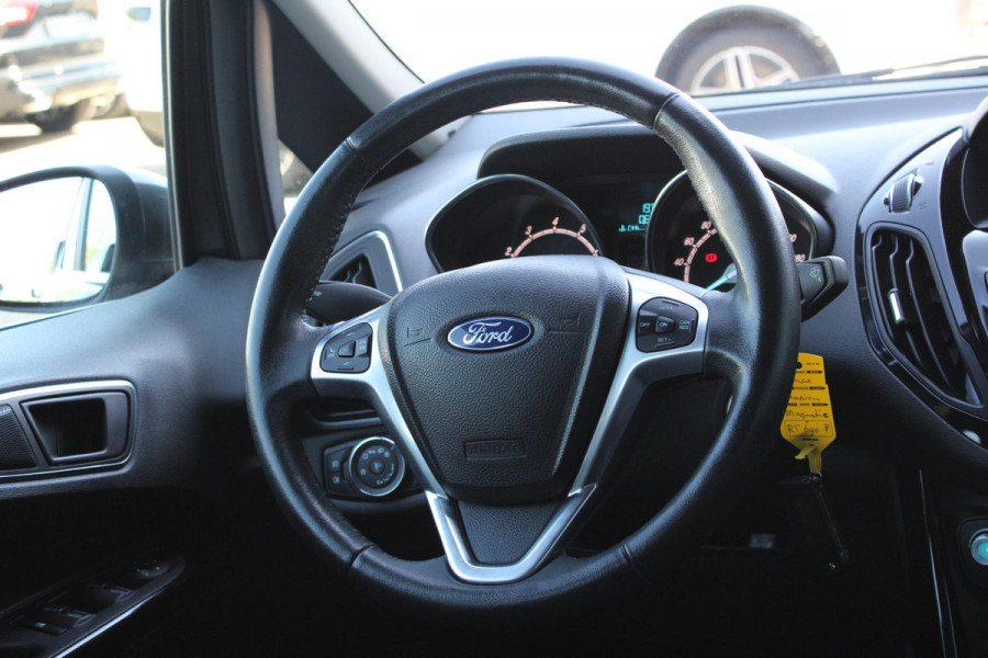 Ford B-MAX 1.0 EcoBoost Titanium | Trekhaak | Climate Control | Cruise Control | Camera | Lichtmetalen Velgen |