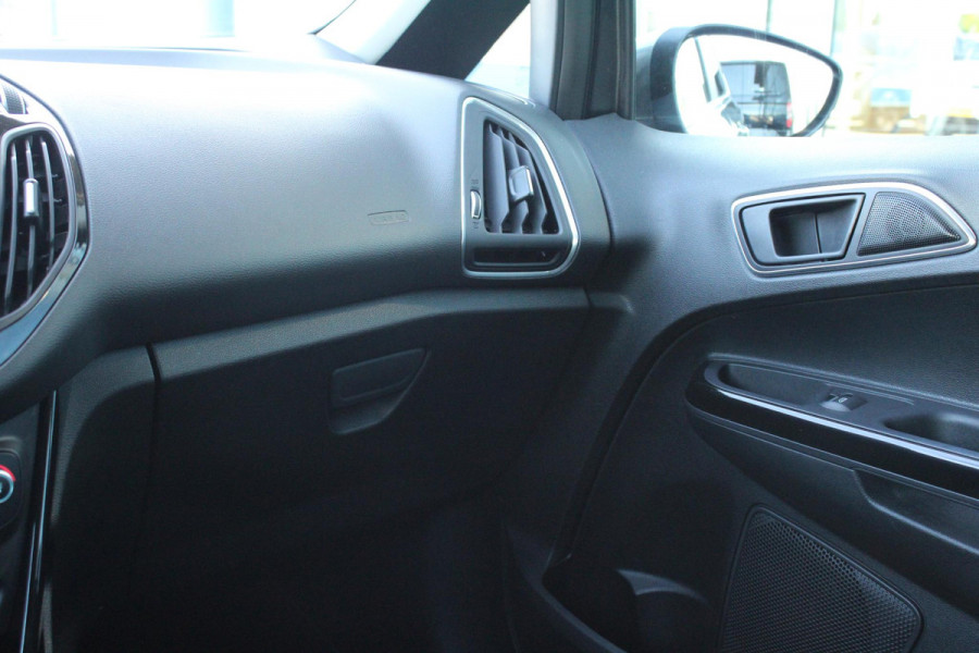 Ford B-MAX 1.0 EcoBoost Titanium | Trekhaak | Climate Control | Cruise Control | Camera | Lichtmetalen Velgen |
