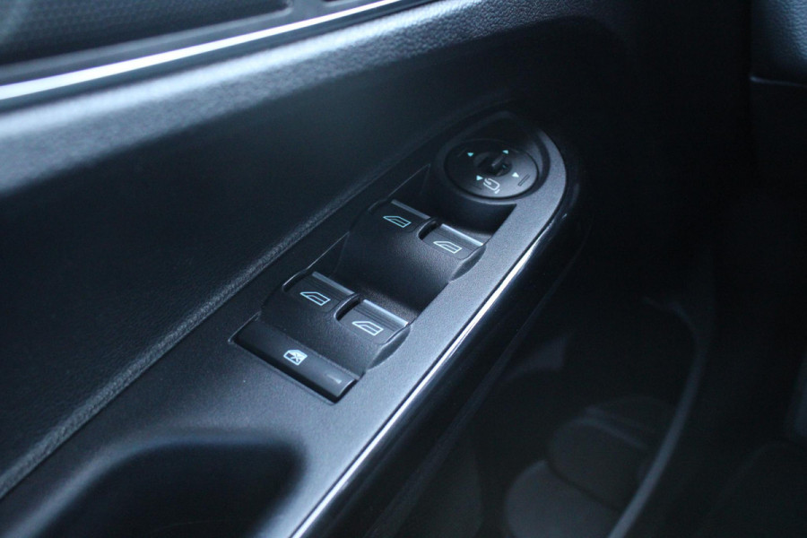 Ford B-MAX 1.0 EcoBoost Titanium | Trekhaak | Climate Control | Cruise Control | Camera | Lichtmetalen Velgen |