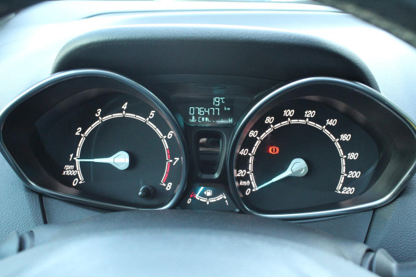 Ford B-MAX 1.0 EcoBoost Titanium | Trekhaak | Climate Control | Cruise Control | Camera | Lichtmetalen Velgen |