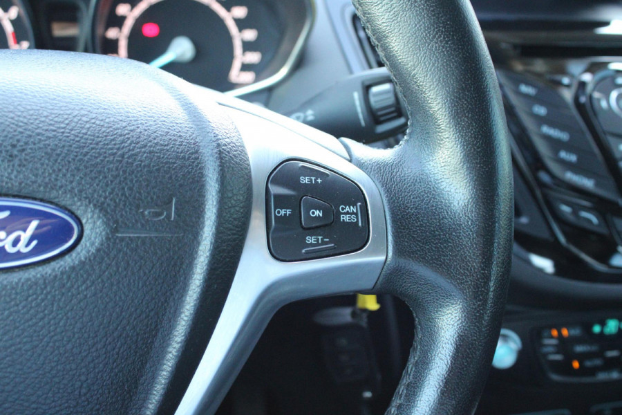 Ford B-MAX 1.0 EcoBoost Titanium | Trekhaak | Climate Control | Cruise Control | Camera | Lichtmetalen Velgen |