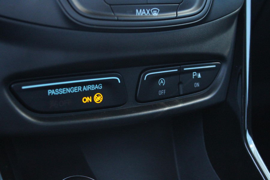Ford B-MAX 1.0 EcoBoost Titanium | Trekhaak | Climate Control | Cruise Control | Camera | Lichtmetalen Velgen |