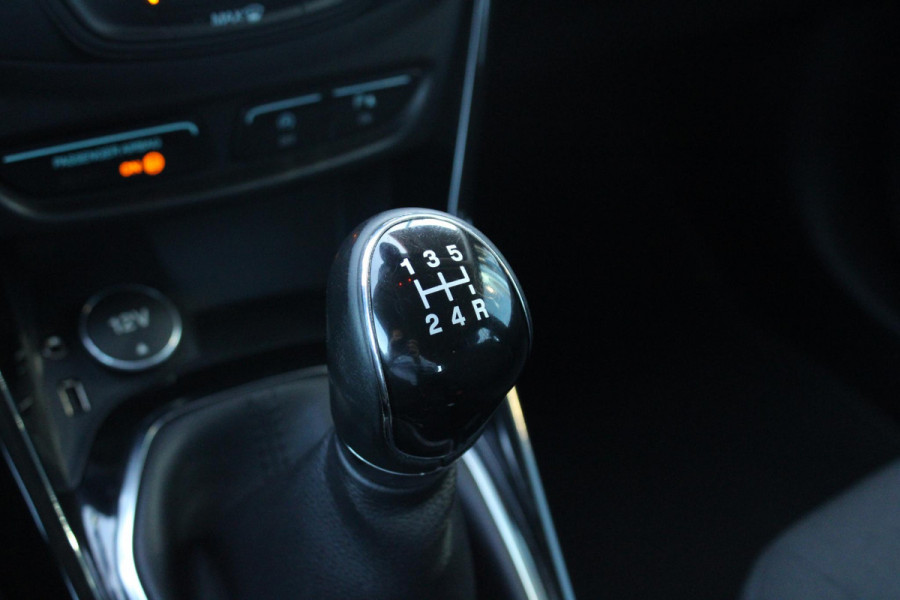 Ford B-MAX 1.0 EcoBoost Titanium | Trekhaak | Climate Control | Cruise Control | Camera | Lichtmetalen Velgen |