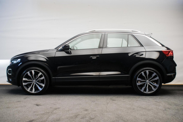 Volkswagen T-Roc 1.0 TSI Style Sport [ Virtual Full LED 19 Inch R Line Velgen Trekhaak Camera Carplay Adaptive Cruise Stoelverw ]