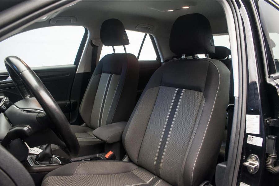 Volkswagen T-Roc 1.0 TSI Style Sport [ Virtual Full LED 19 Inch R Line Velgen Trekhaak Camera Carplay Adaptive Cruise Stoelverw ]