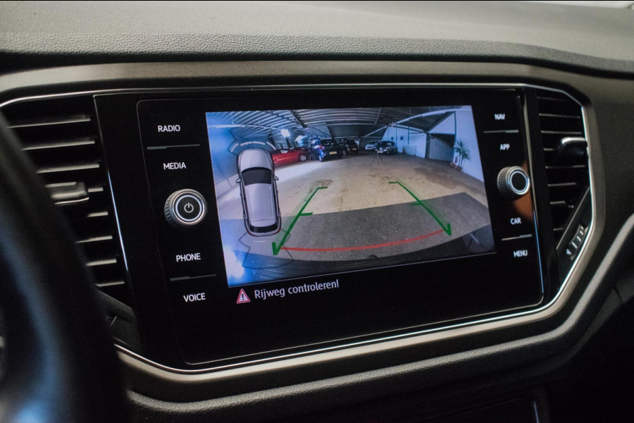 Volkswagen T-Roc 1.0 TSI Style Sport [ Virtual Full LED 19 Inch R Line Velgen Trekhaak Camera Carplay Adaptive Cruise Stoelverw ]